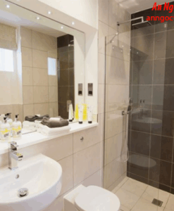 vách tắm kính cường lực