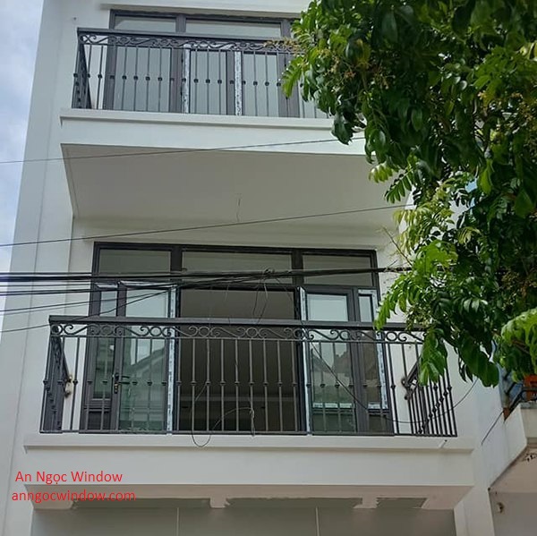 Mẫu lan can ban công sắt đẹp, hiện đại